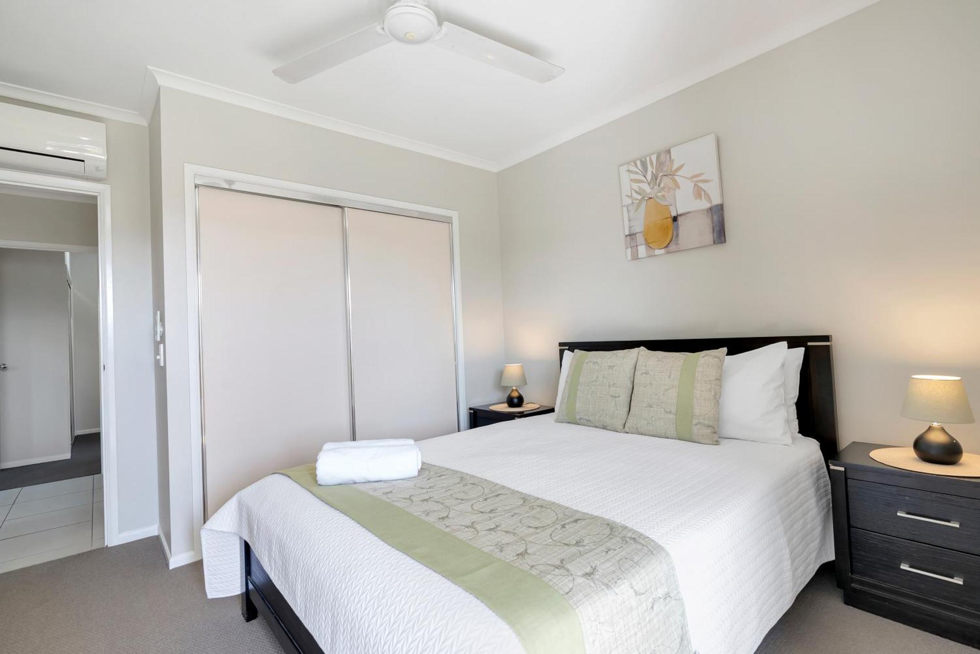 Apartment The Edge - Just Steps To Esplanade Frontage *