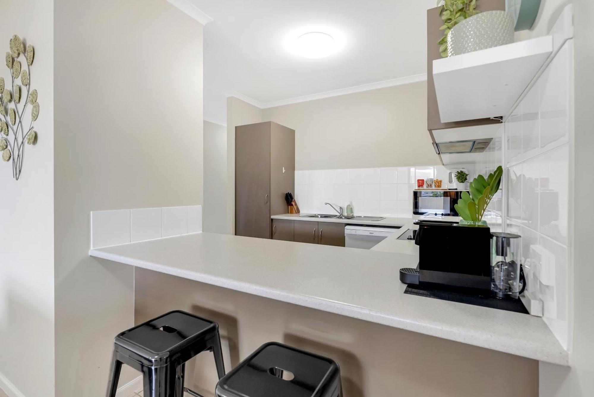 The Edge - Just Steps To Esplanade Frontage Apartment Cairns