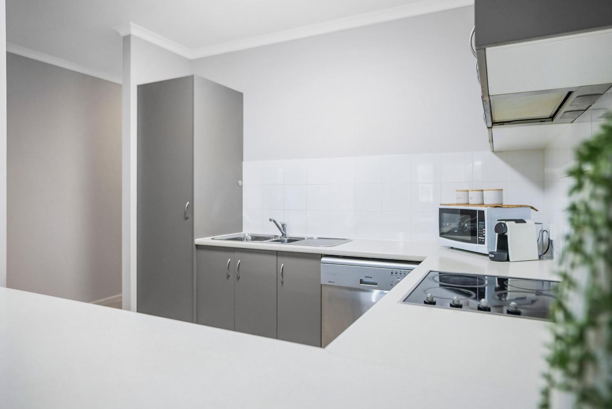 Sunrise Palms - Spacious Convenience Apartment Cairns