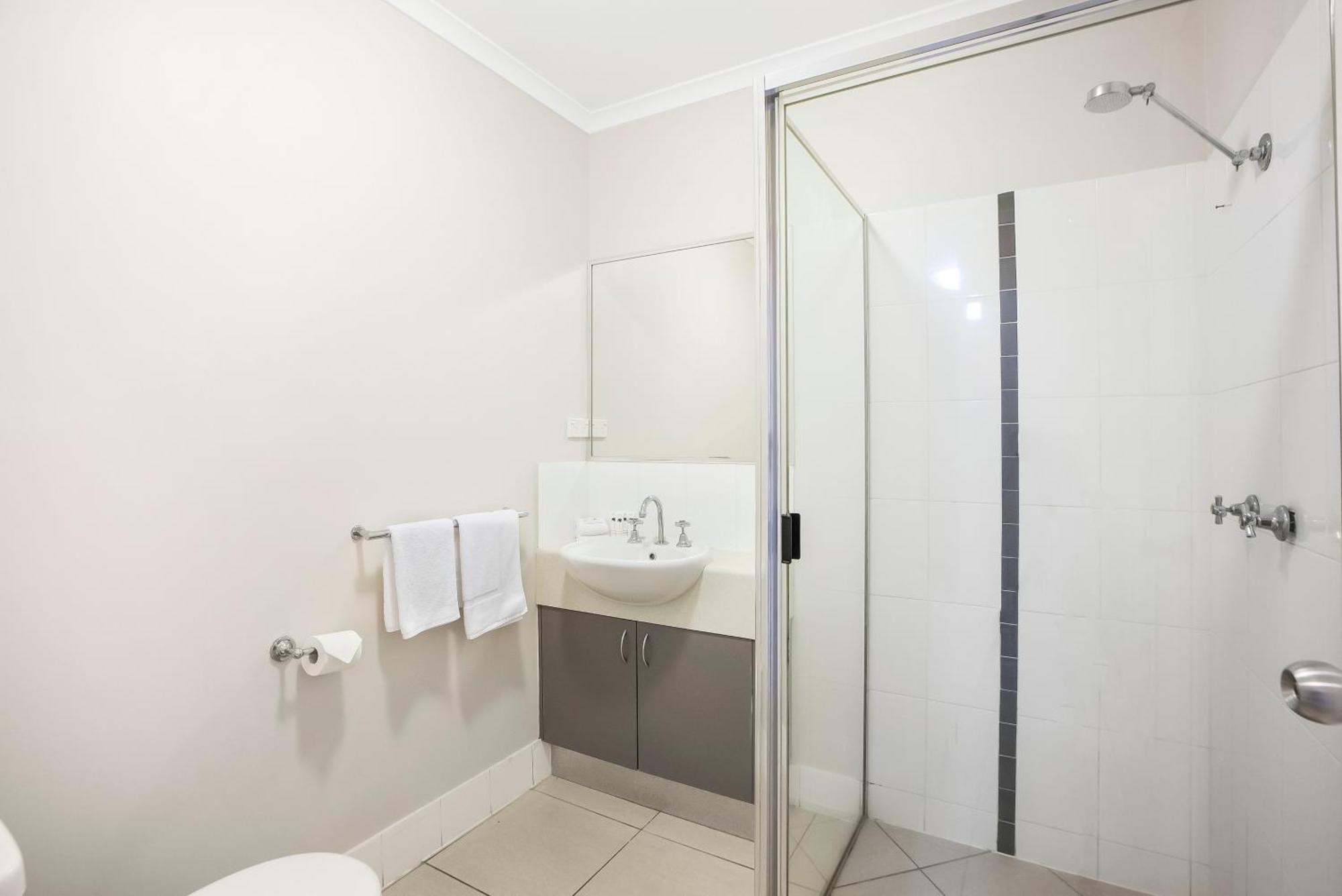 Sunrise Palms - Spacious Convenience