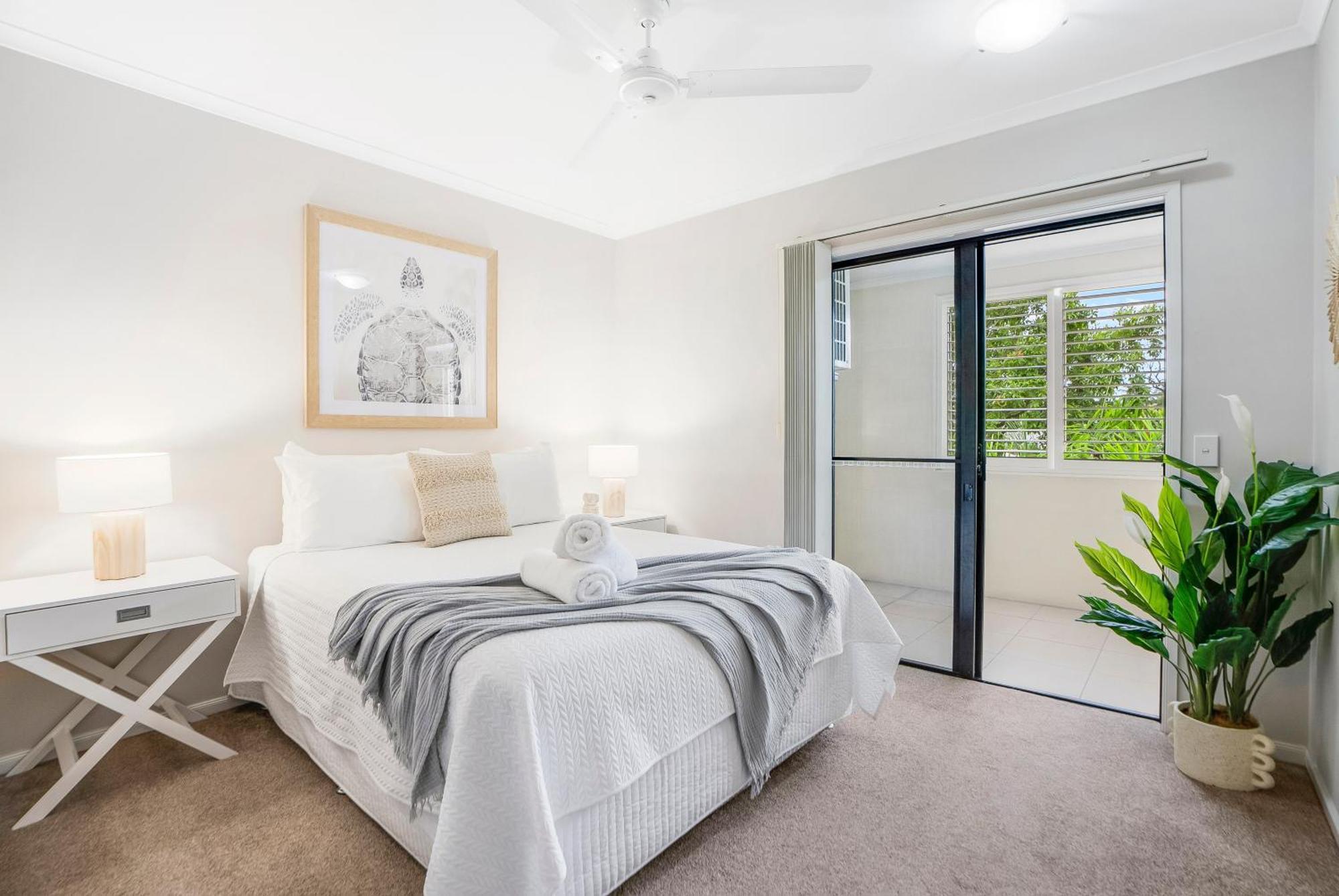 Apartment Sunrise Palms - Spacious Convenience