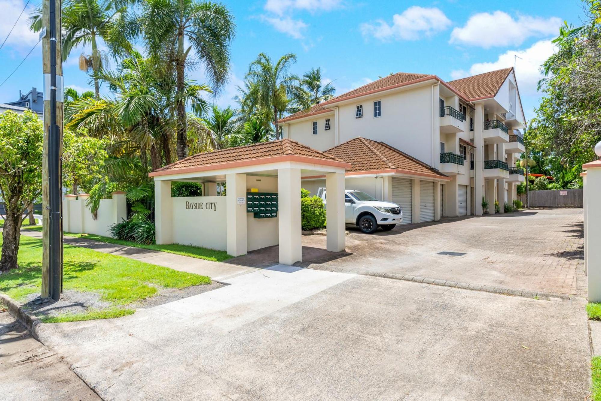 Apartment 'bayside Escape' A Short Stroll From The Esplanade Cairns