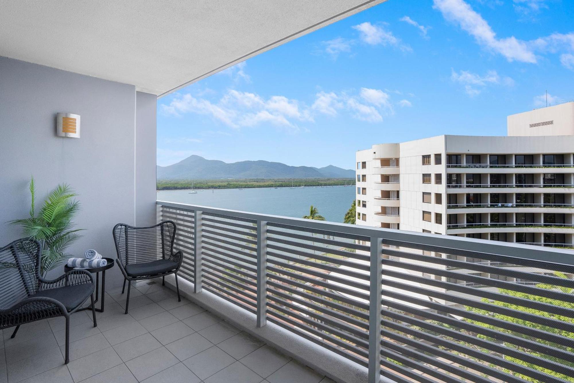 Apartment Haven Couples Retreat At Harbour Lights *