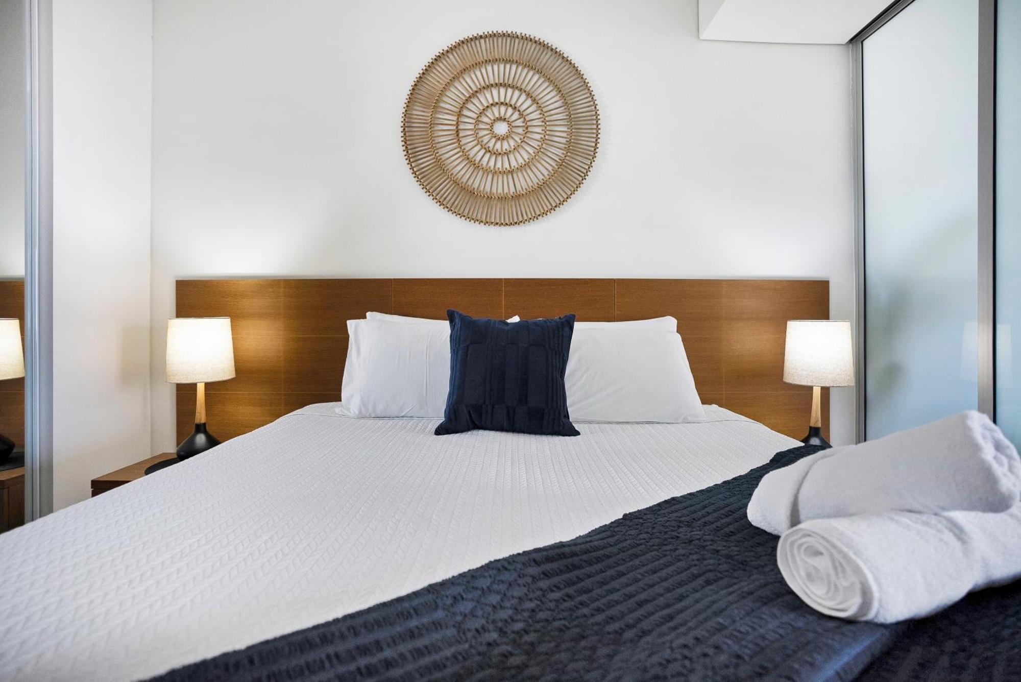 Haven Couples Retreat At Harbour Lights Apartment *