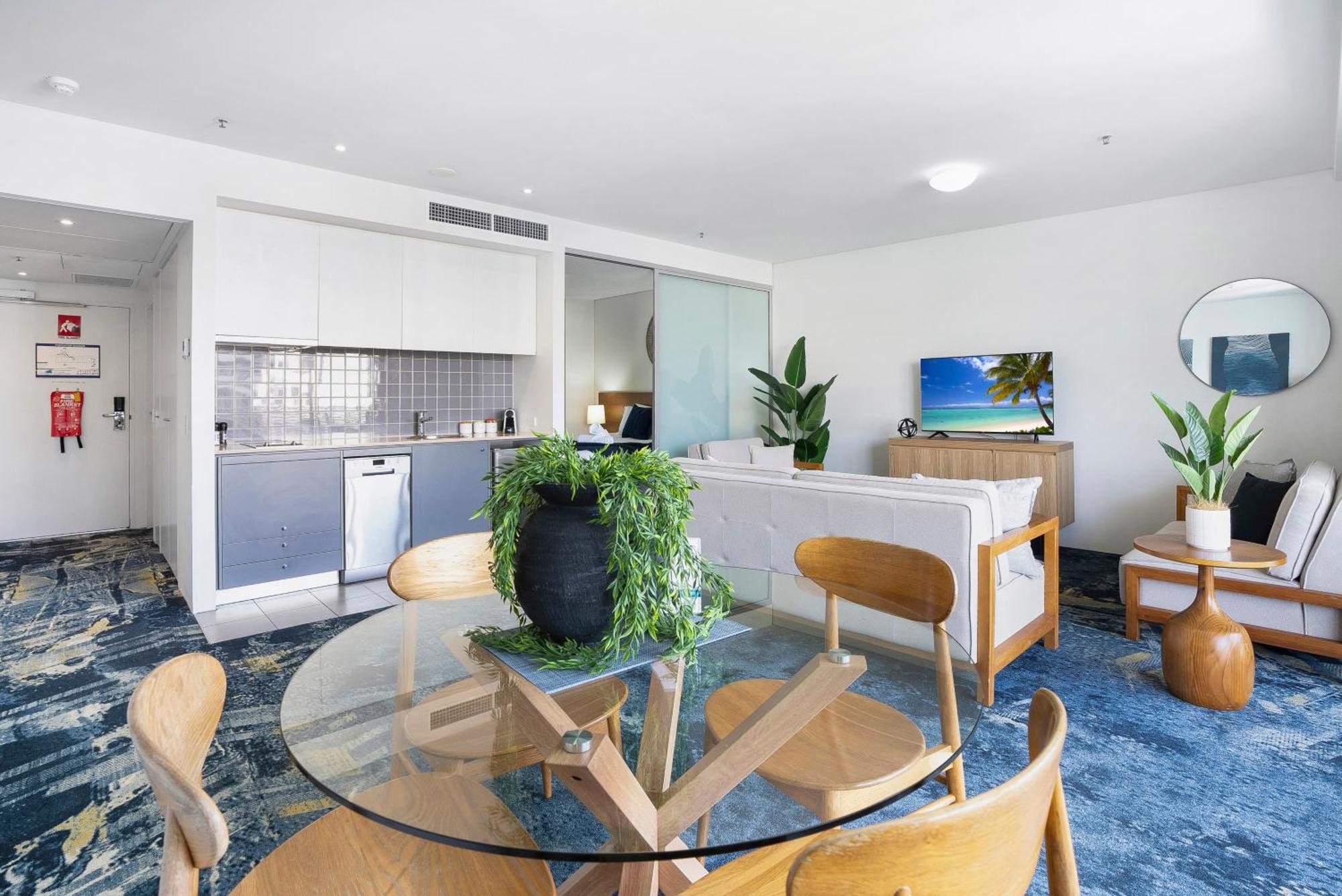 Haven Couples Retreat At Harbour Lights Apartment *