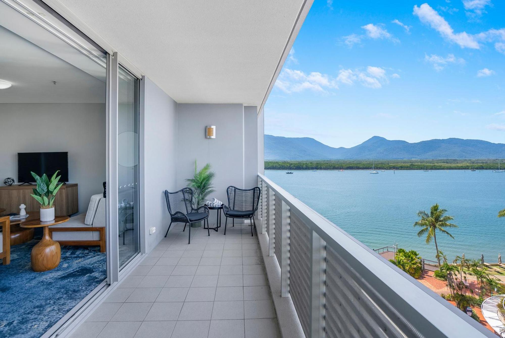 Haven Couples Retreat At Harbour Lights Cairns