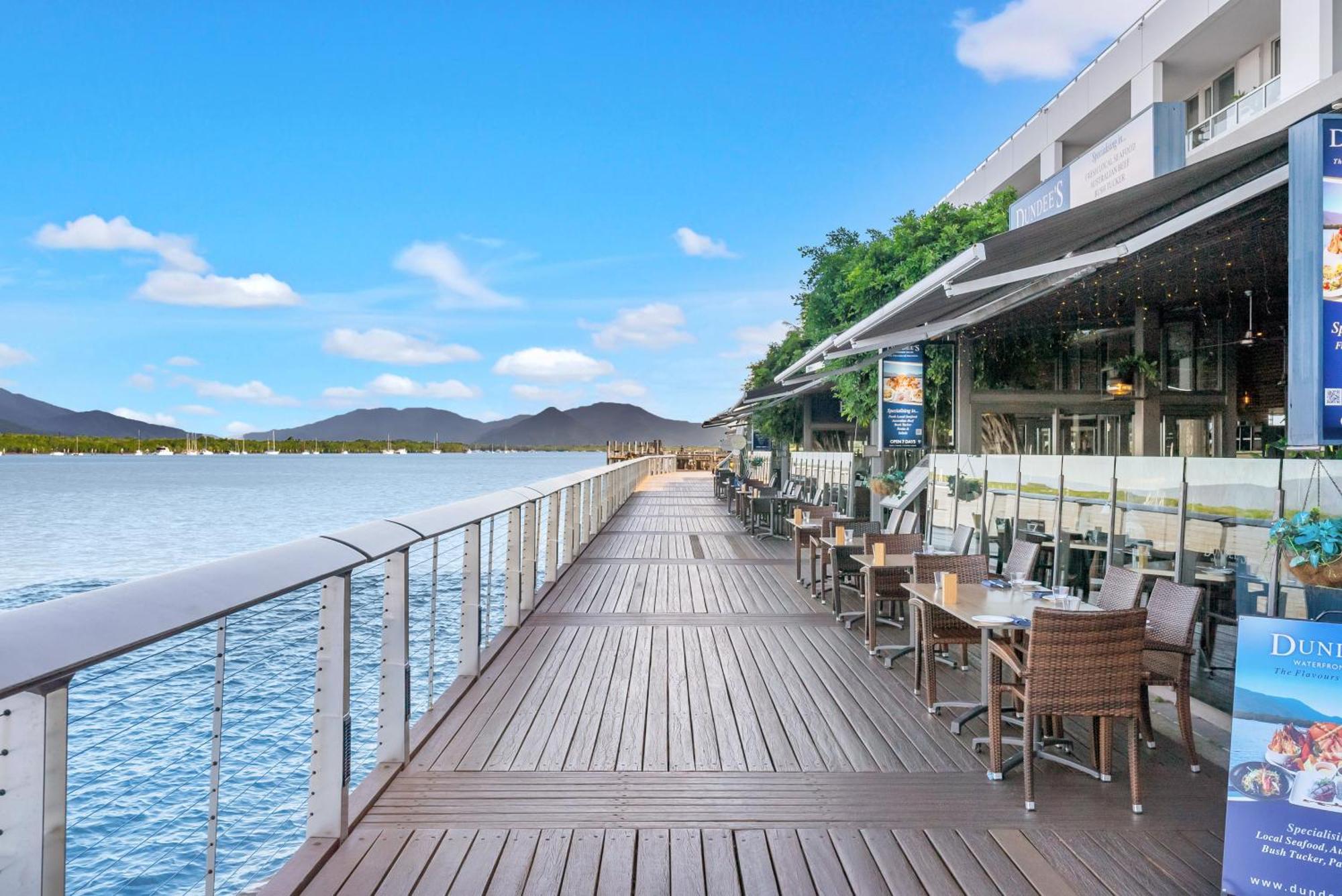 Haven Couples Retreat At Harbour Lights Apartment *