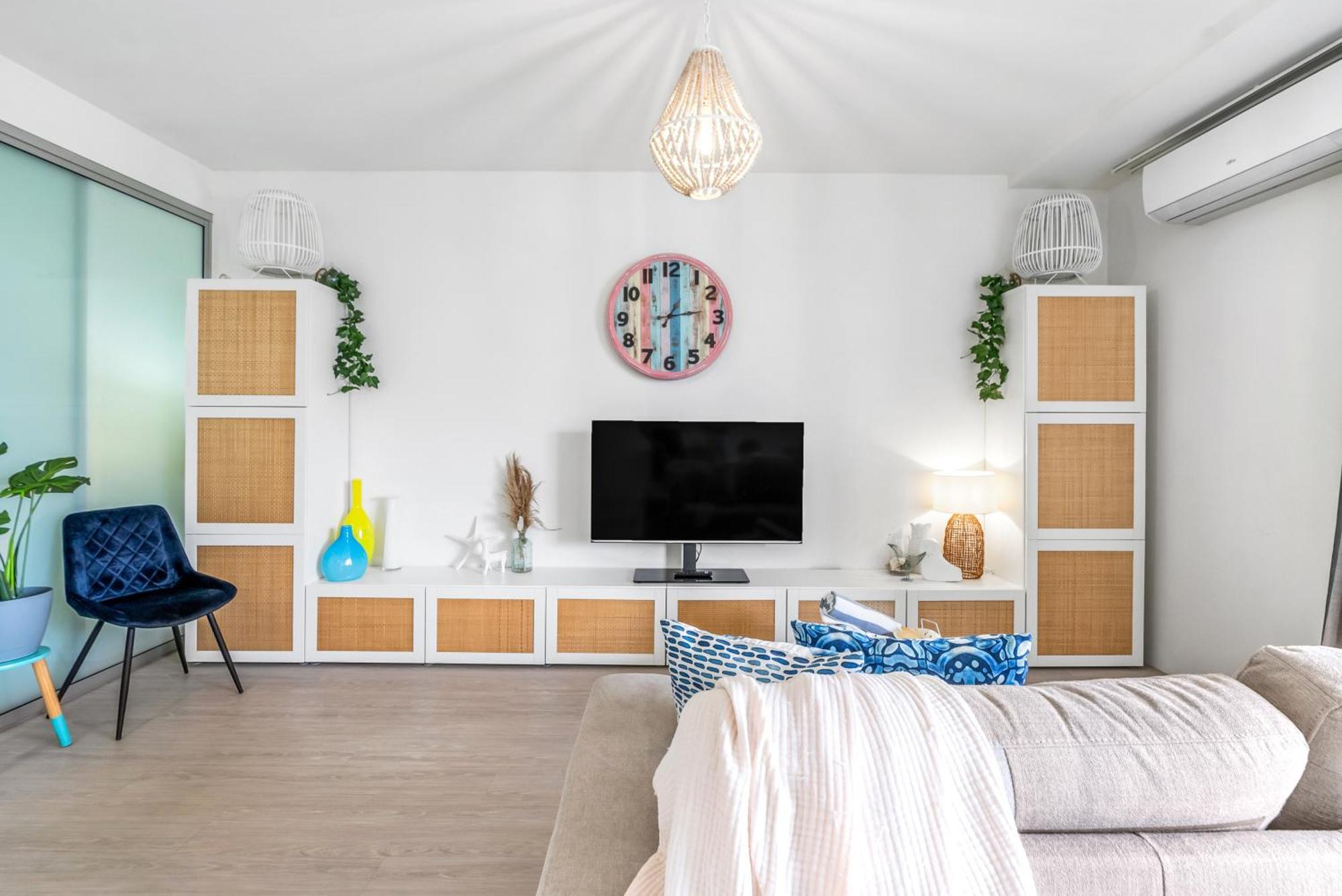 Apartment 'escape At Harbour Lights' Poolside Chic In The Cairns