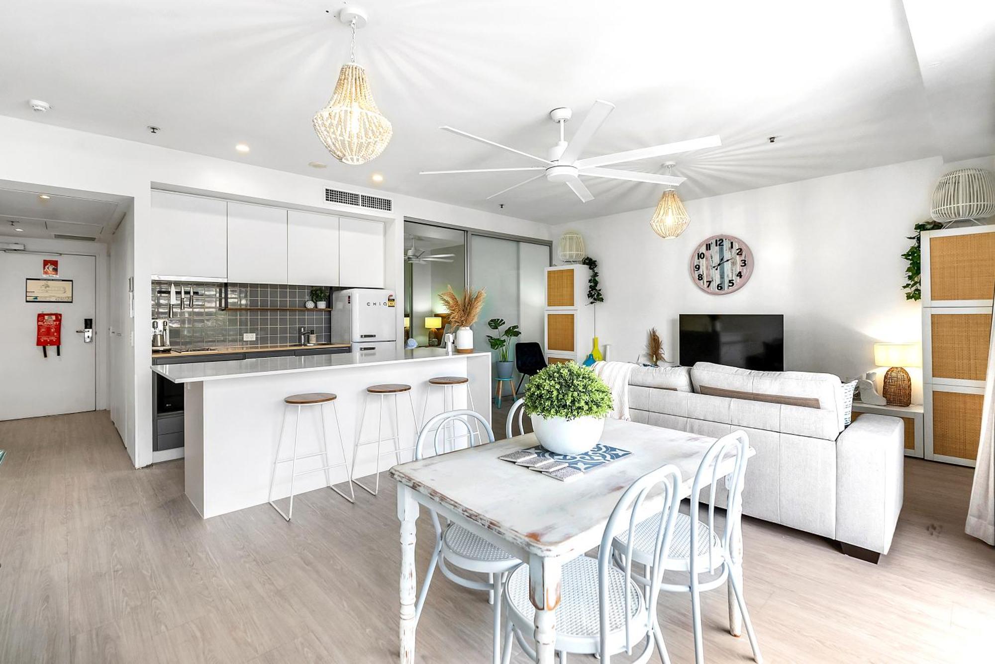 'escape At Harbour Lights' Poolside Chic In The Apartment *
