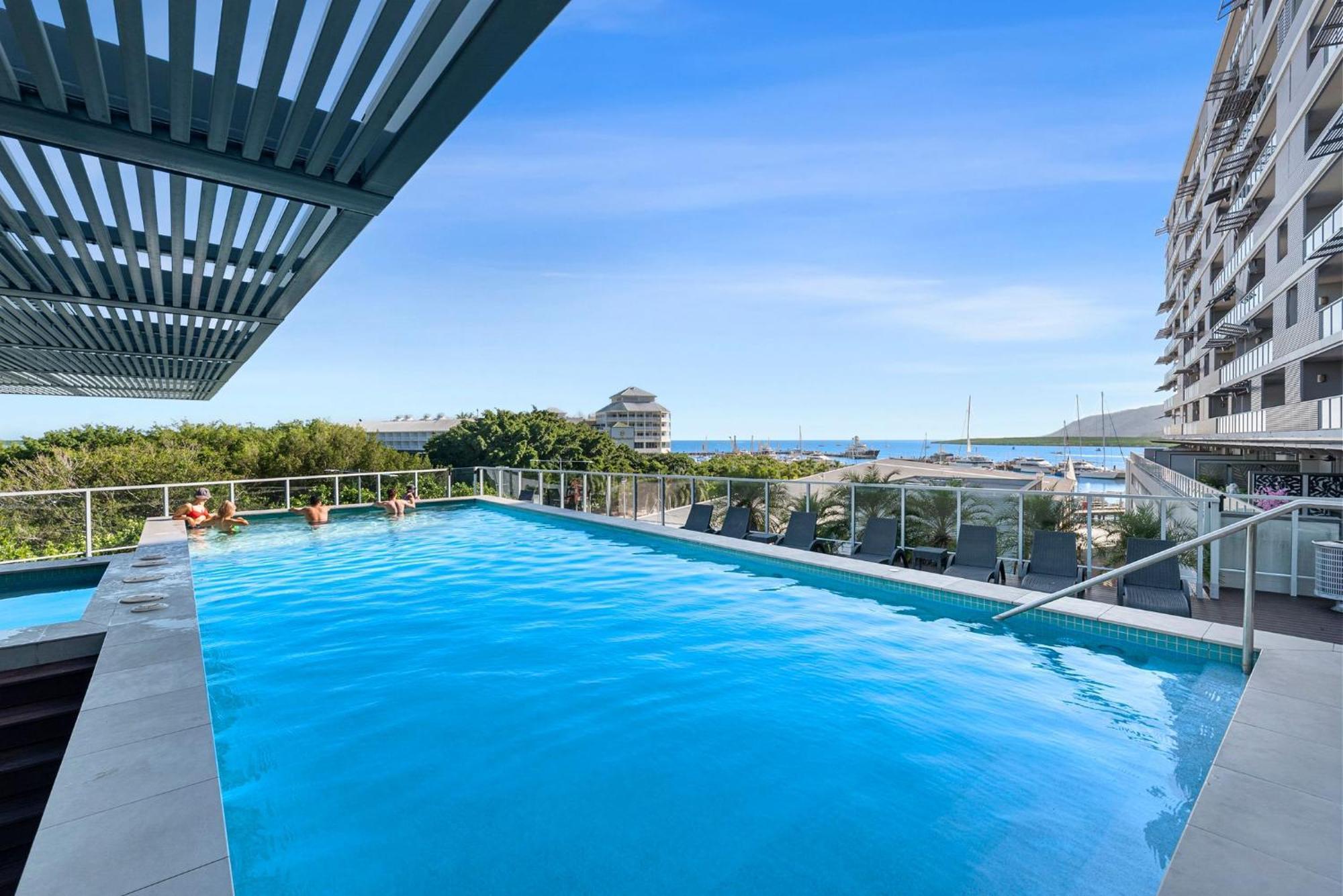 Apartment Aqua Vista At Harbour Lights - Poolside Panorama *
