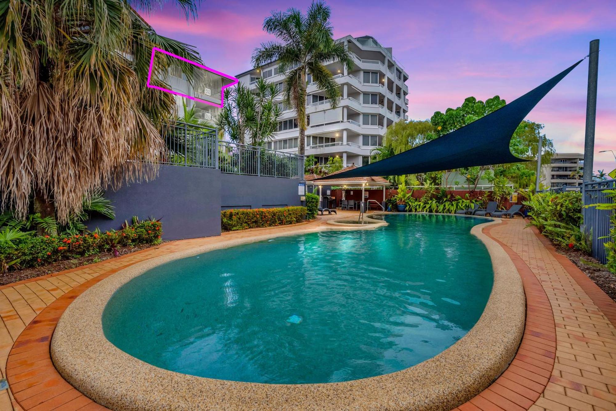 Water Views On The Esplanade Apartment *