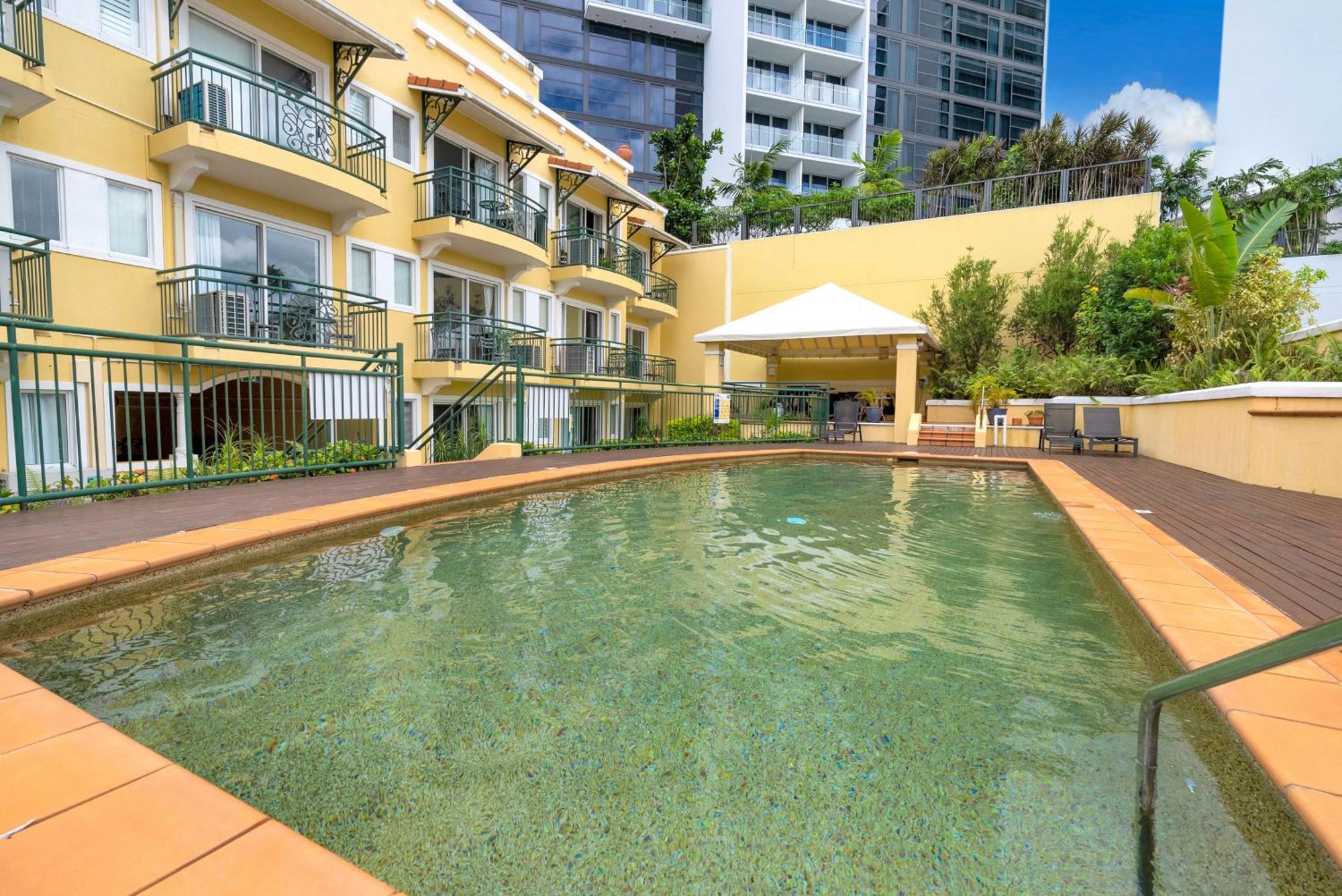 Sapphire - Boutique Vibes Apartment Cairns