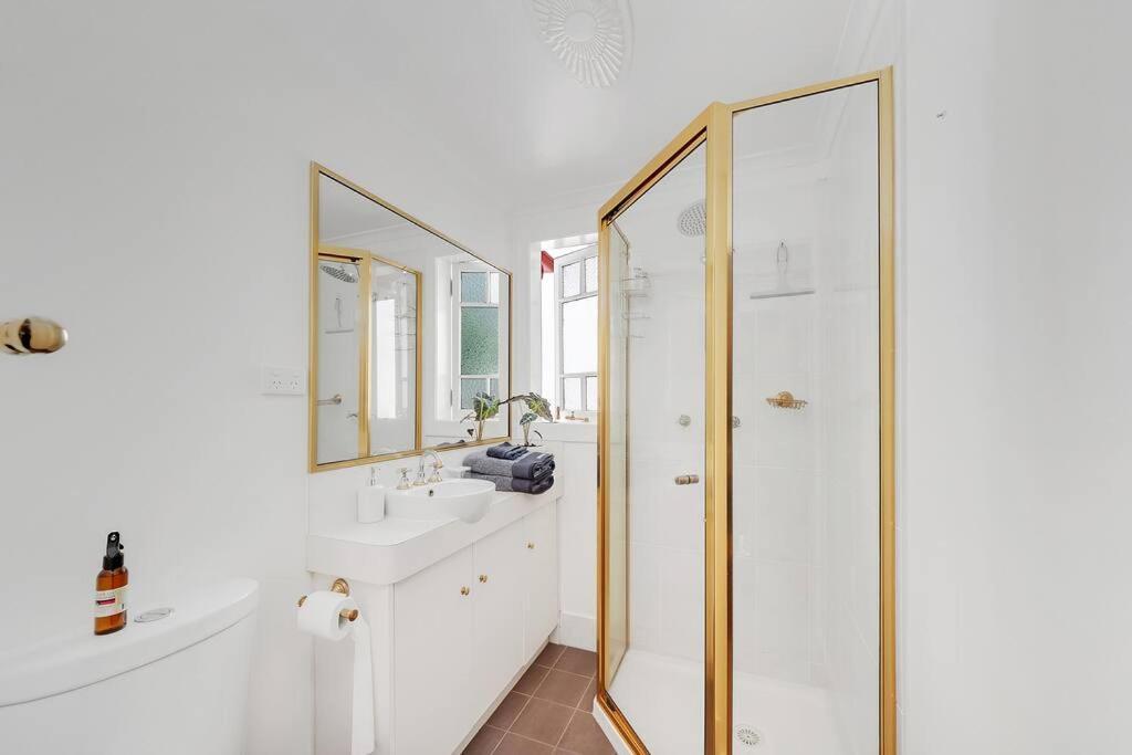 Holiday home Masterfully Restored Queenslander Near Esplanade Cairns