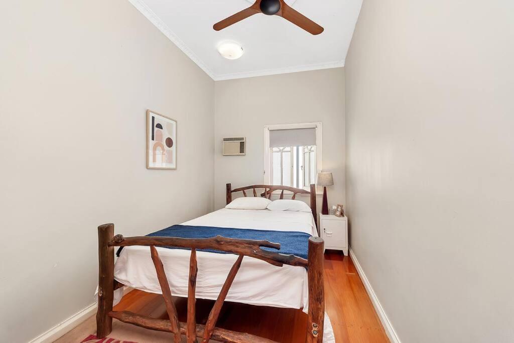 Masterfully Restored Queenslander Near Esplanade