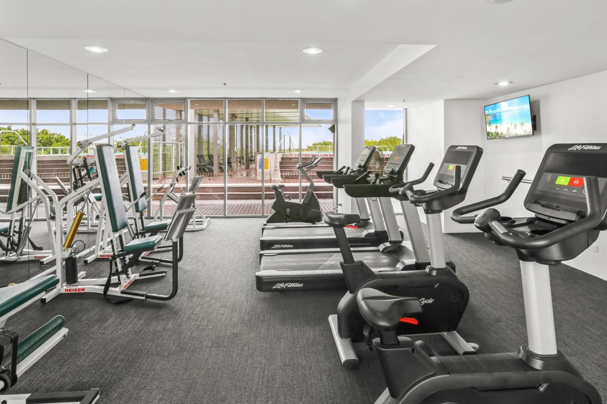 219 Harbour Lights With Ocean Views Apartment Cairns
