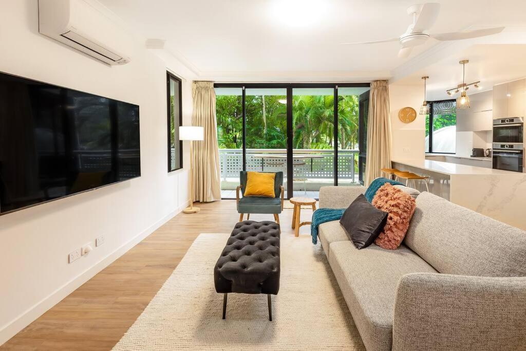 1 Bedroom - Stylish Getaway Apartment, Esplanade *