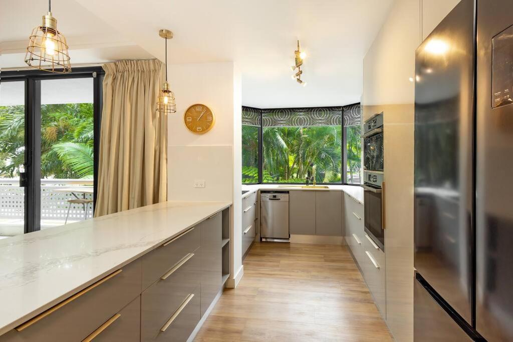 1 Bedroom - Stylish Getaway Apartment, Esplanade Apartment *
