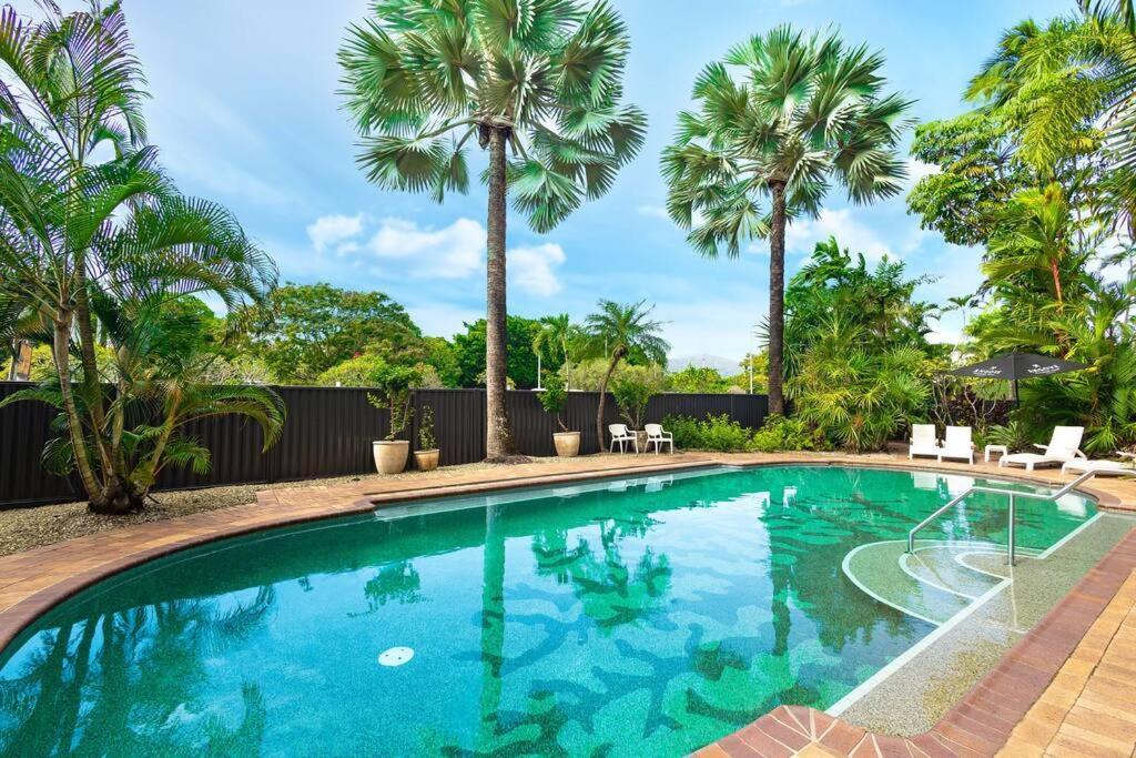 1 Bedroom - Stylish Getaway Apartment, Esplanade *