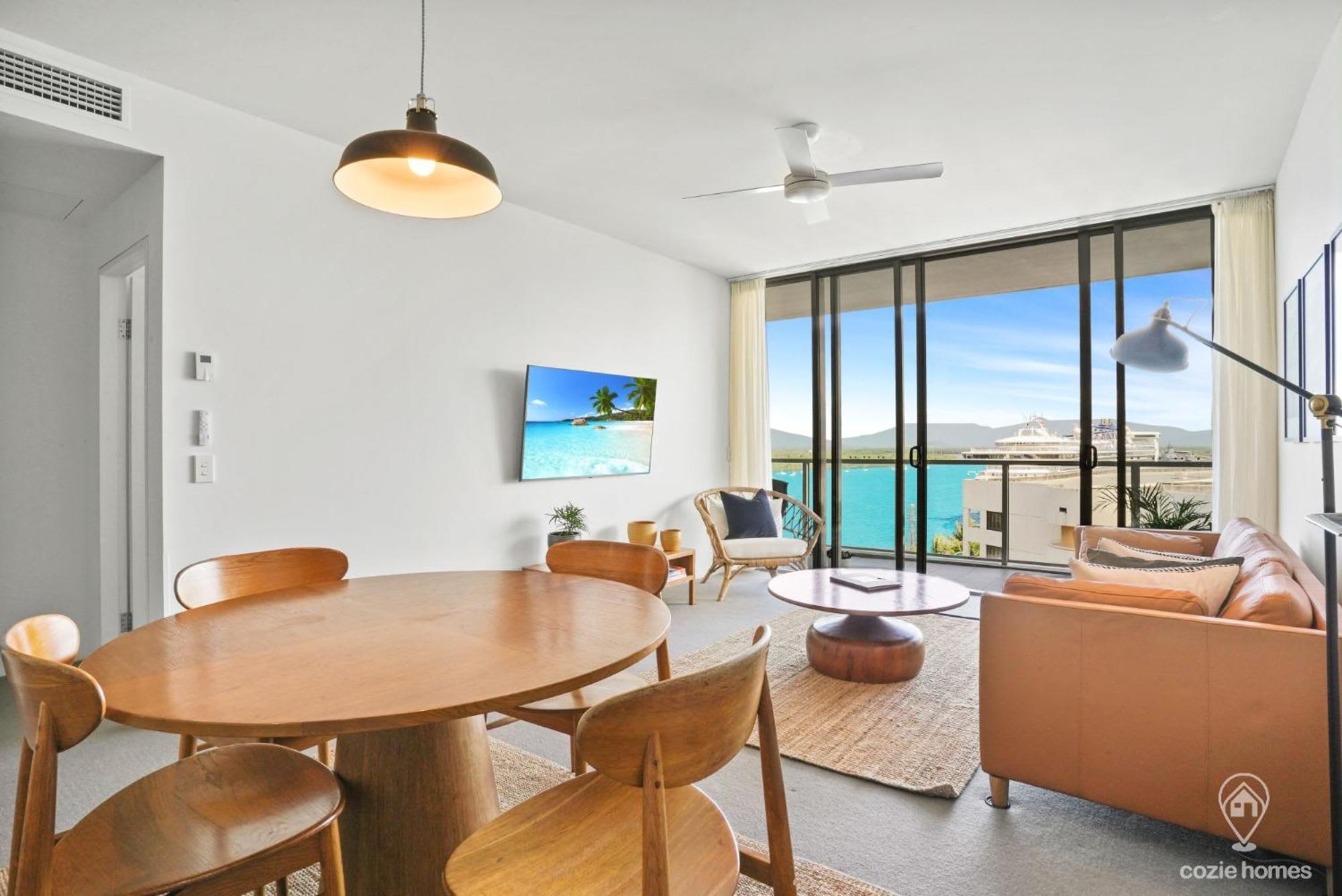 1101 Harbour Lights With Ocean Views Holiday home Cairns