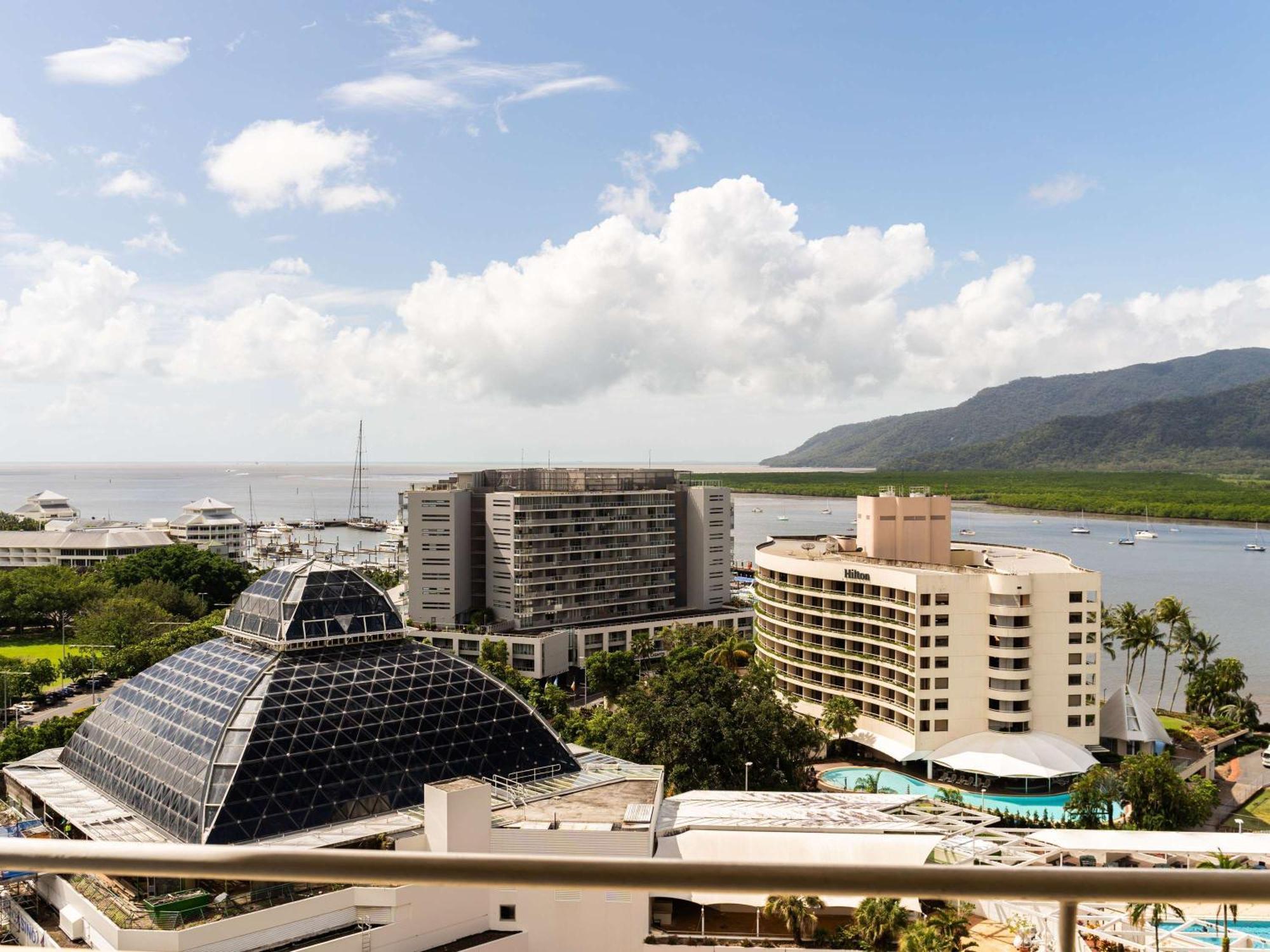 Pullman International 5* Cairns