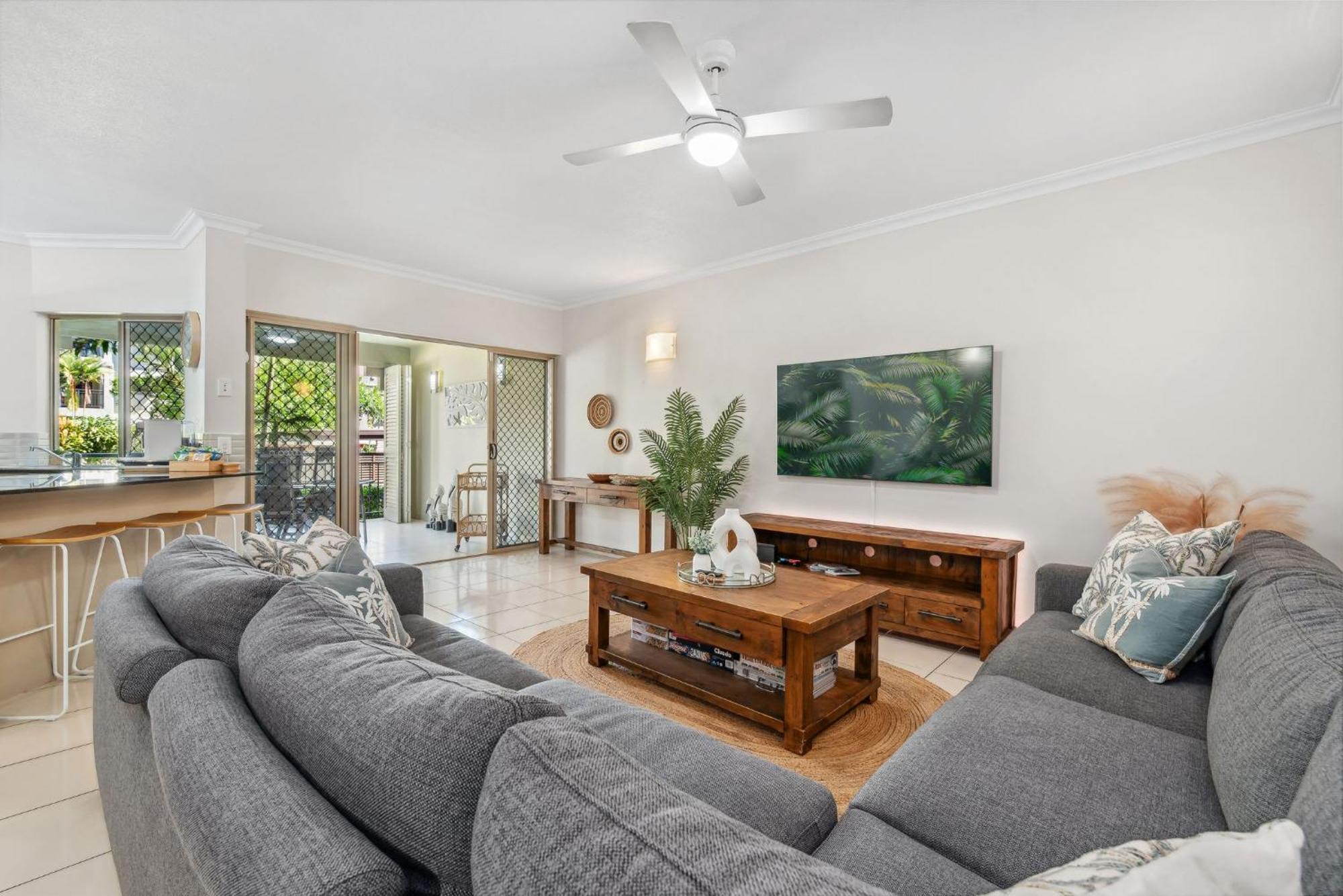 Apartment Tropical Gardens - 9 Pools Free Parking Cairns