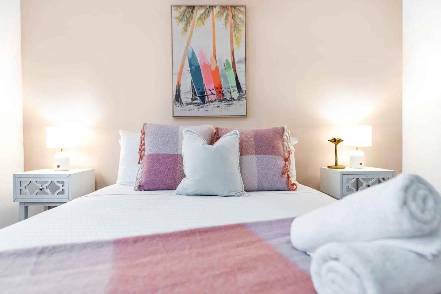 Relaxed Coastal Charm - A Stylish Resort-style Haven Apartment
