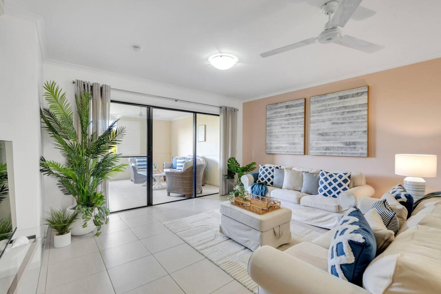 Apartment Relaxed Coastal Charm - A Stylish Resort-style Haven Cairns