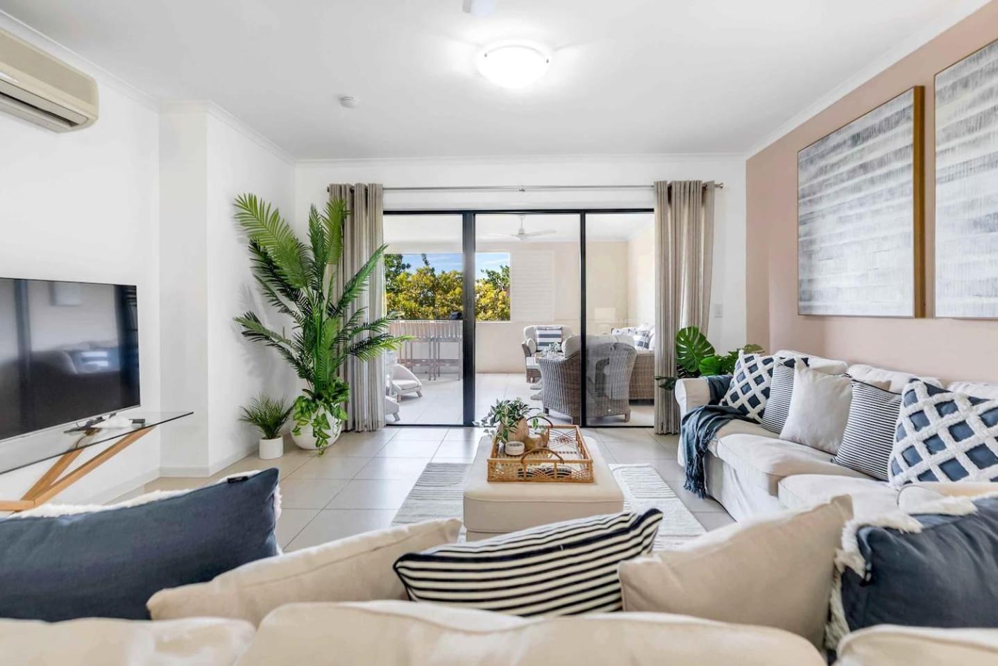 Relaxed Coastal Charm - A Stylish Resort-style Haven *