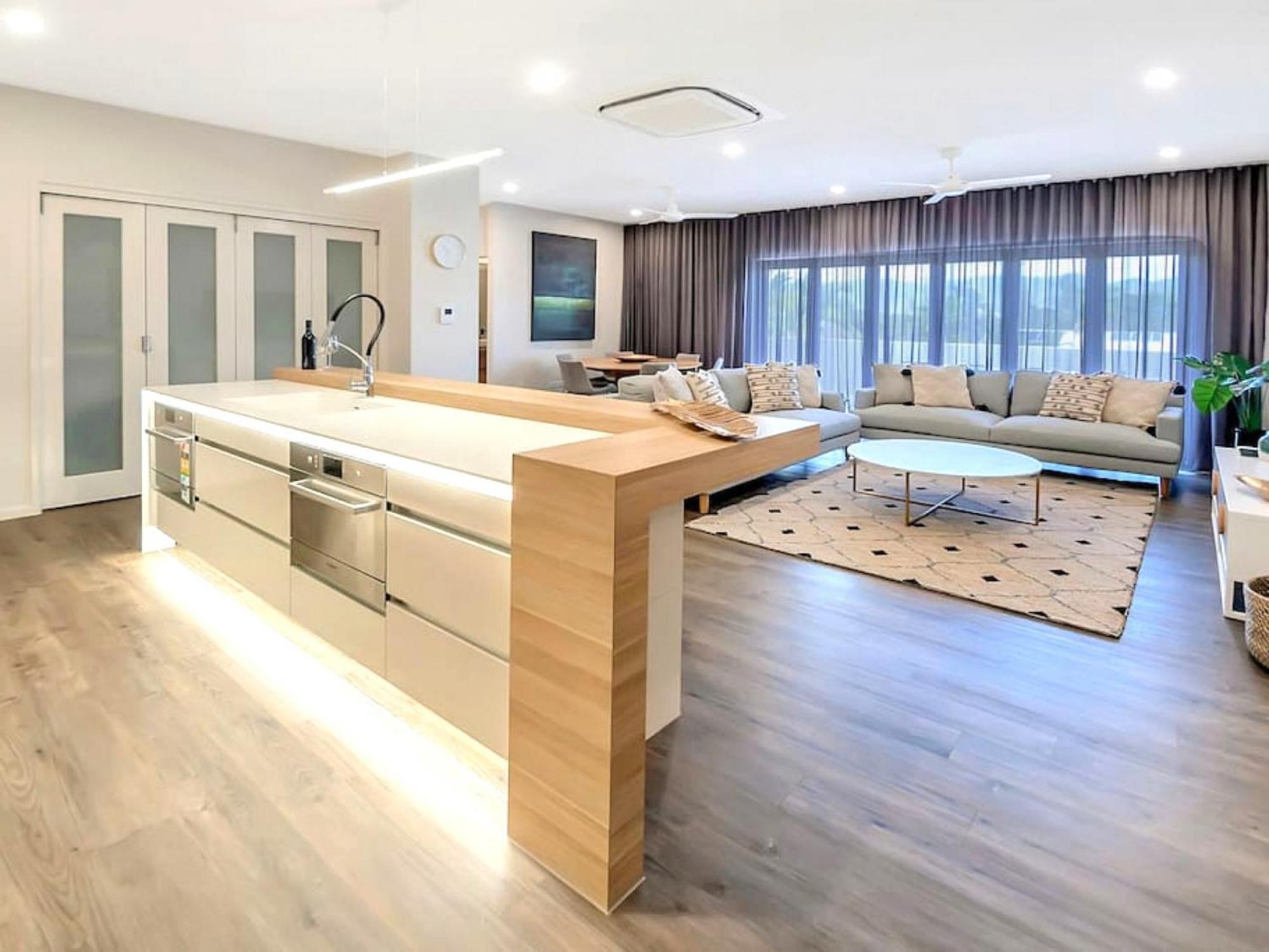 Apartment North 4-bed With Outdoor Dining & Pool