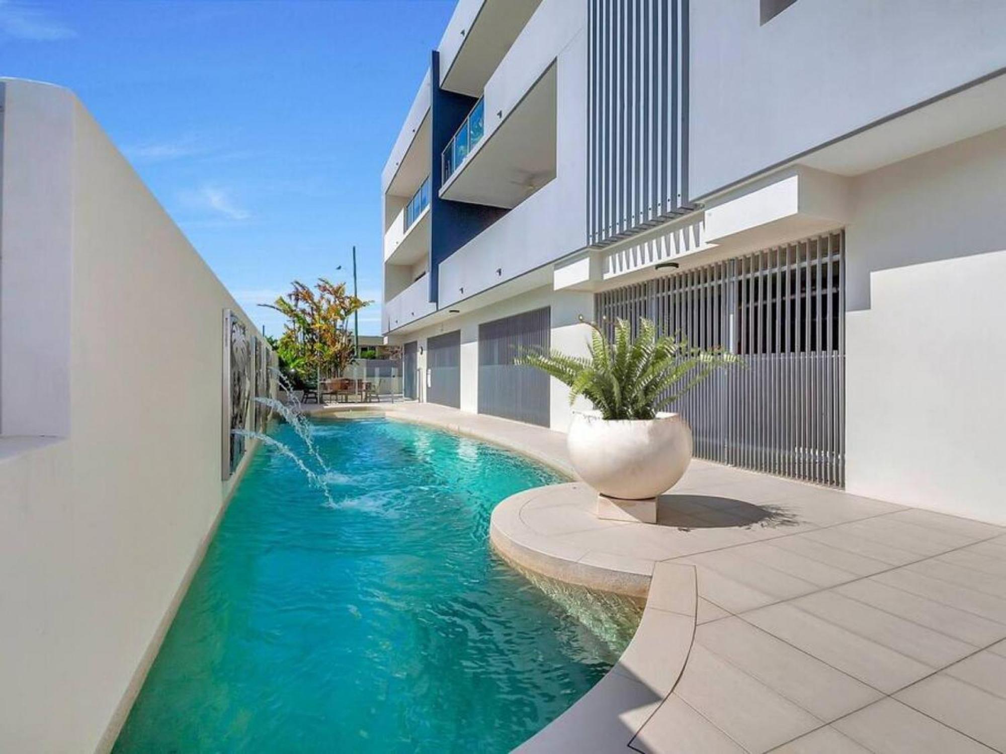 Apartment North 4-bed With Outdoor Dining & Pool *