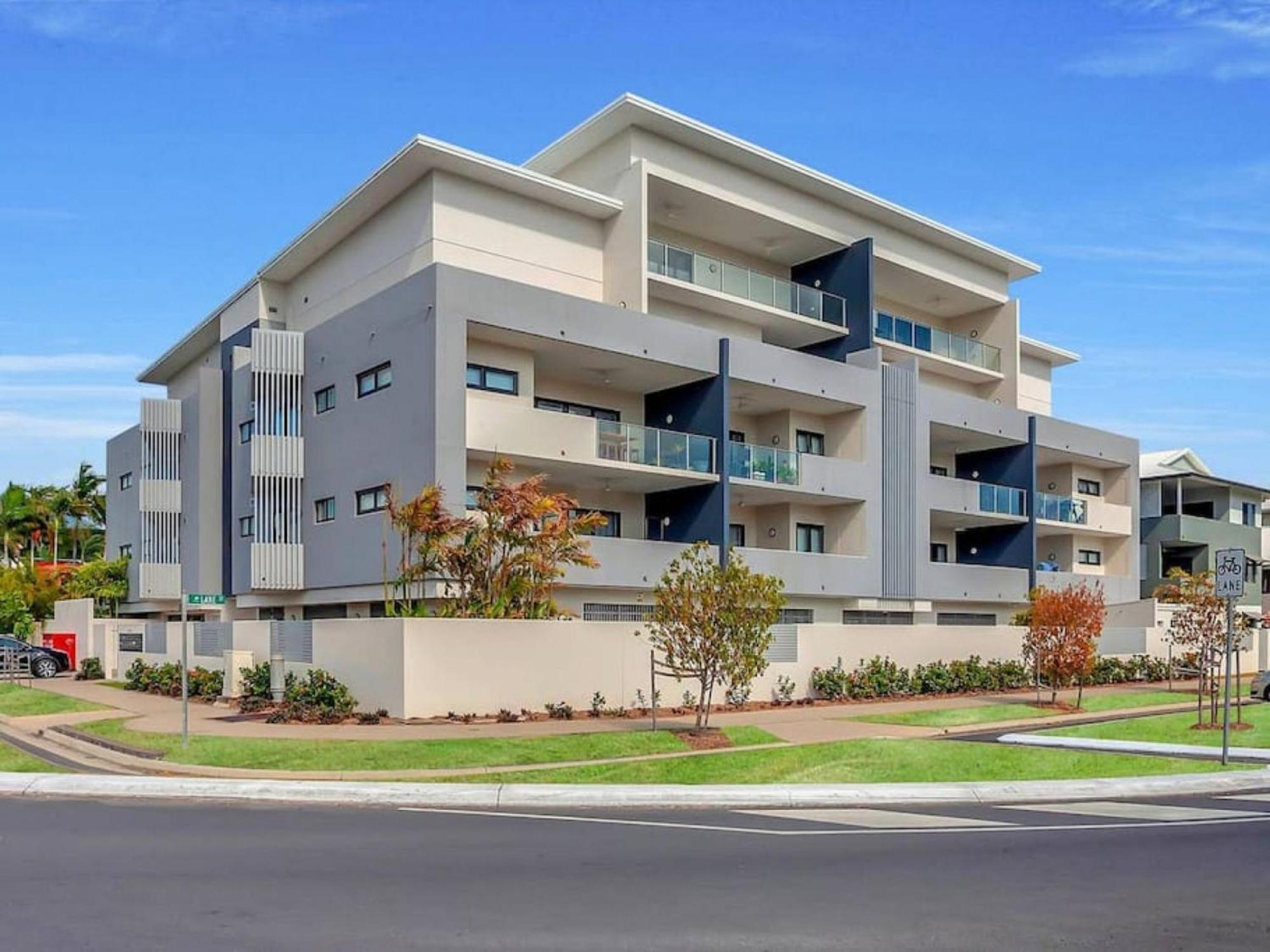 North 4-bed With Outdoor Dining & Pool