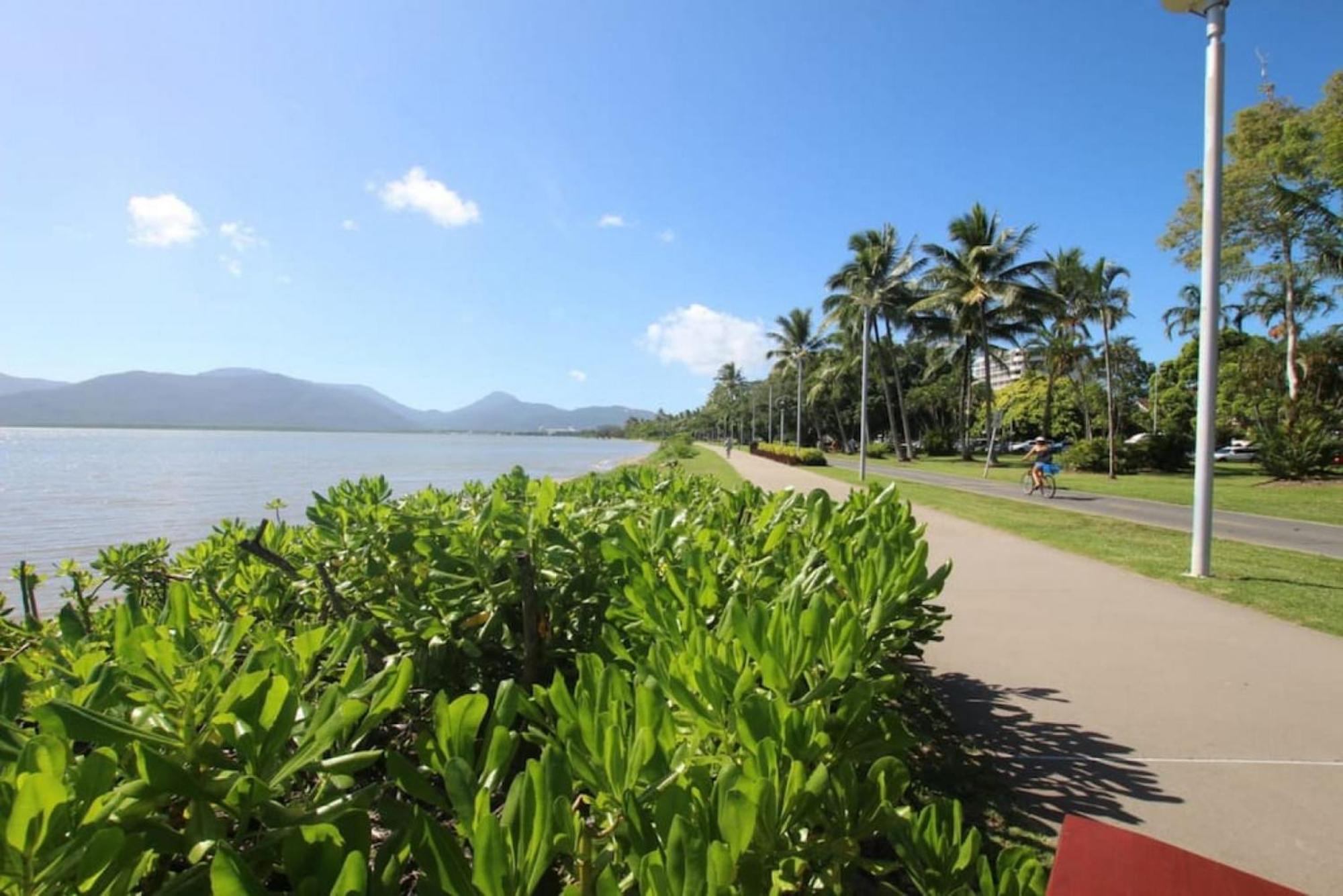 North 4-bed With Outdoor Dining & Pool Apartment Cairns