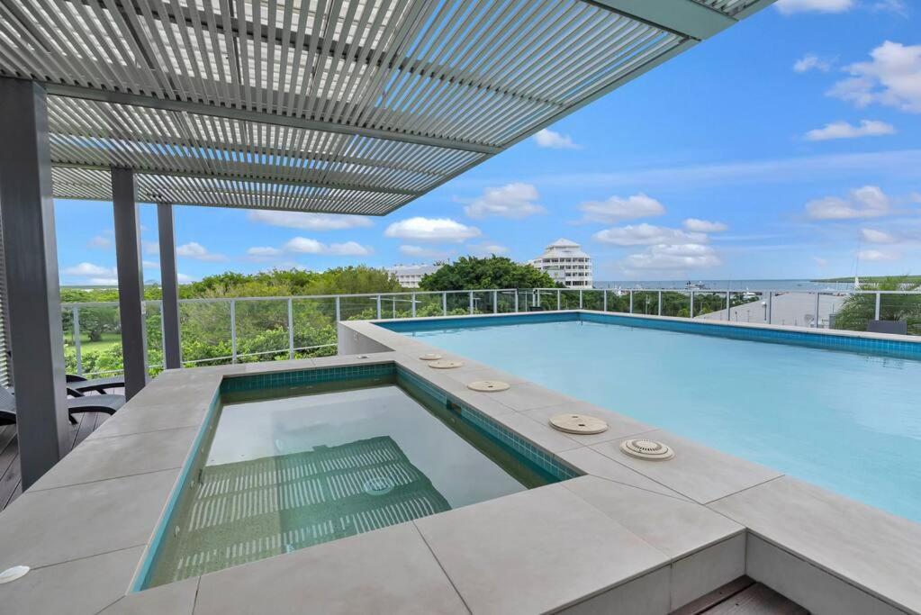 Apartment Panoramic Views At Harbour Light On The Waterfront *