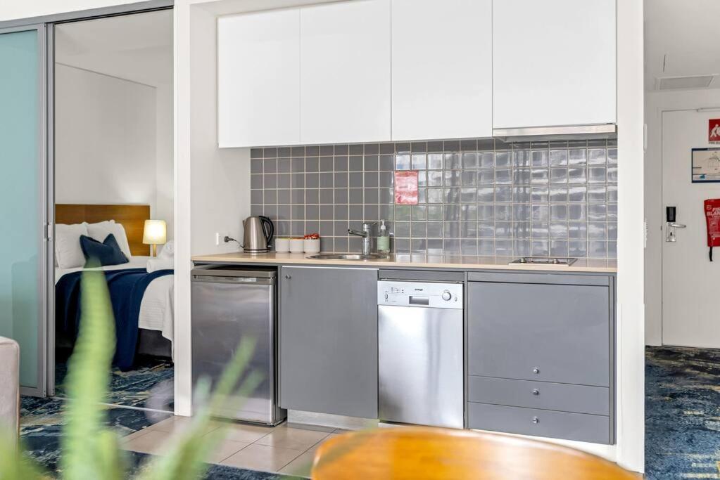 Panoramic Views At Harbour Light On The Waterfront Apartment *