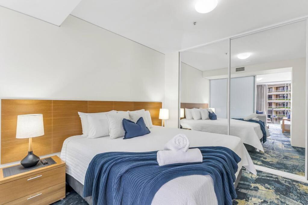 Panoramic Views At Harbour Light On The Waterfront Apartment Cairns