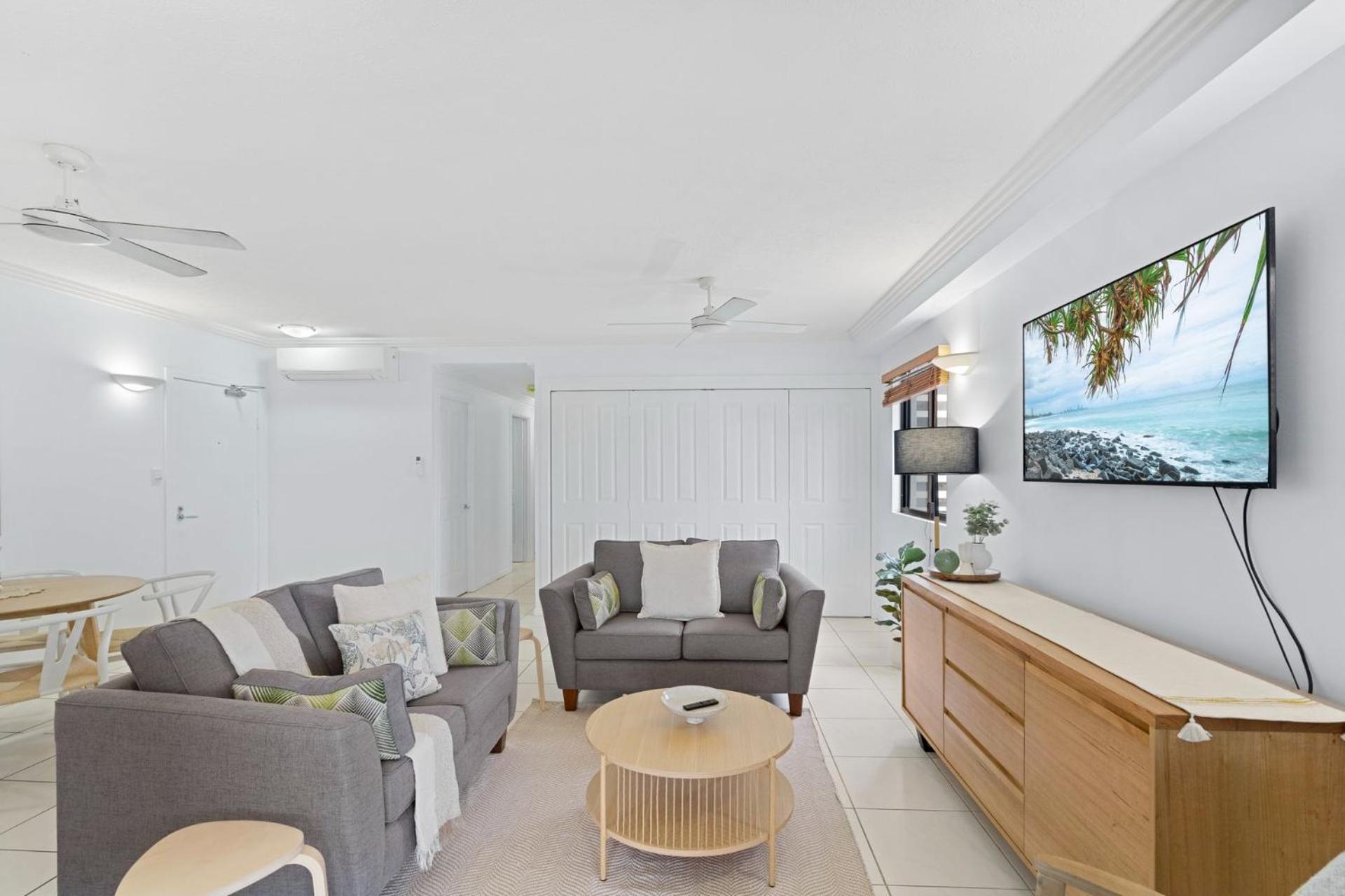 Belle Escapes 702 Cbd With Elevated And Water Views Cairns