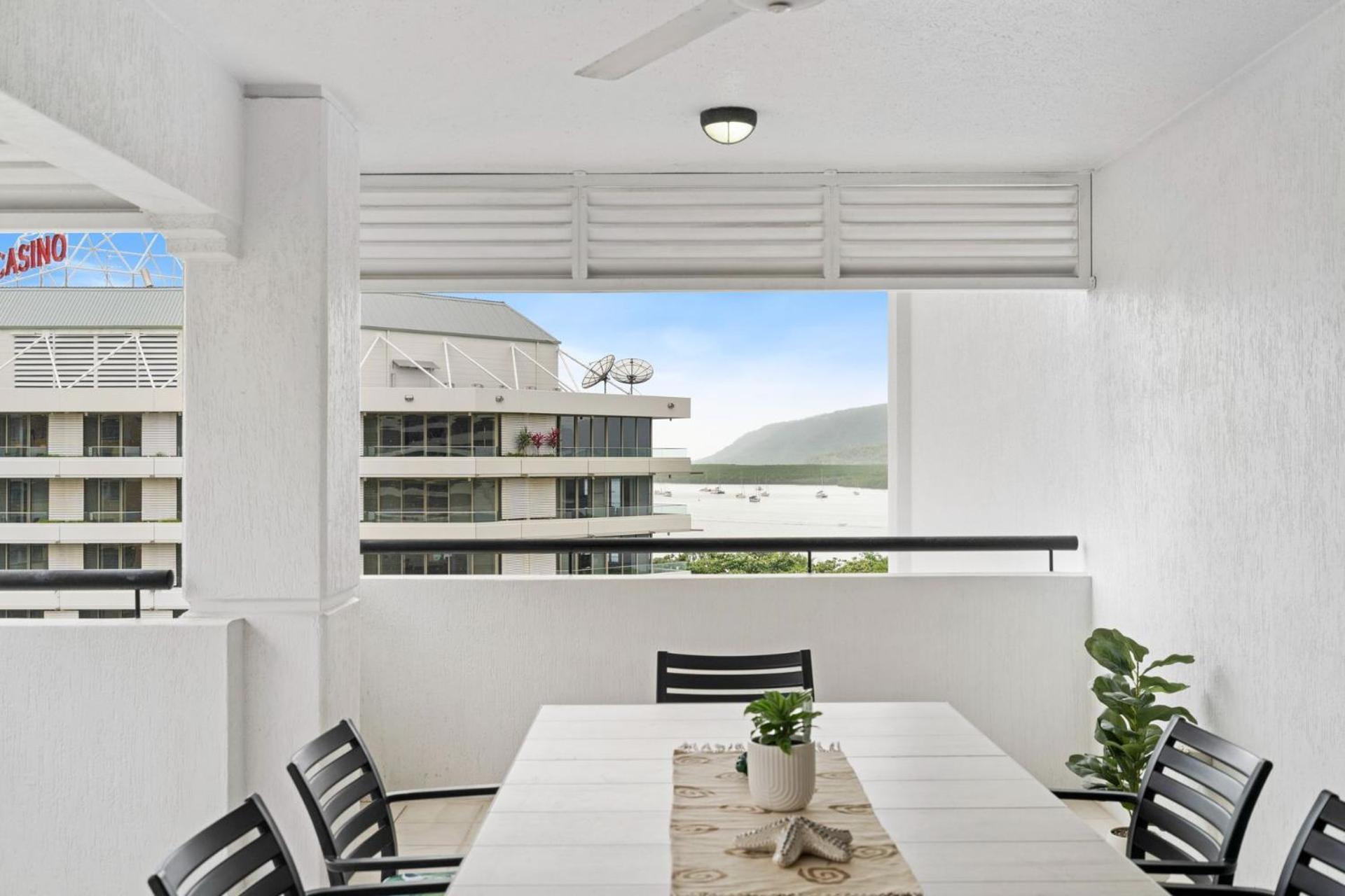 Belle Escapes 702 Cbd With Elevated And Water Views * Cairns