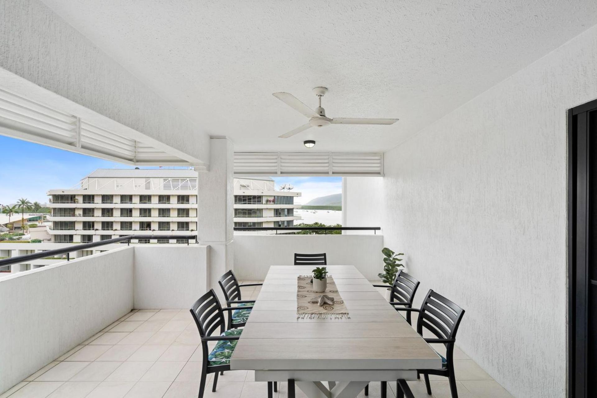 Belle Escapes 702 Cbd With Elevated And Water Views * Cairns