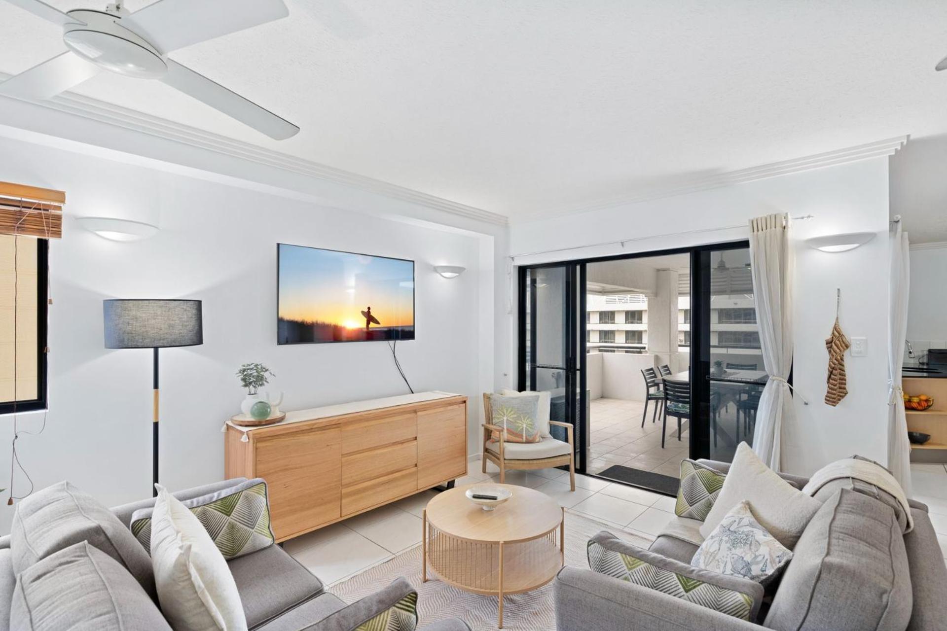 Belle Escapes 702 Cbd With Elevated And Water Views Apartment