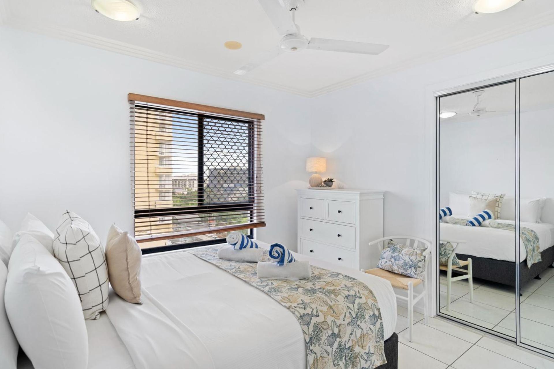 Belle Escapes 702 Cbd With Elevated And Water Views
