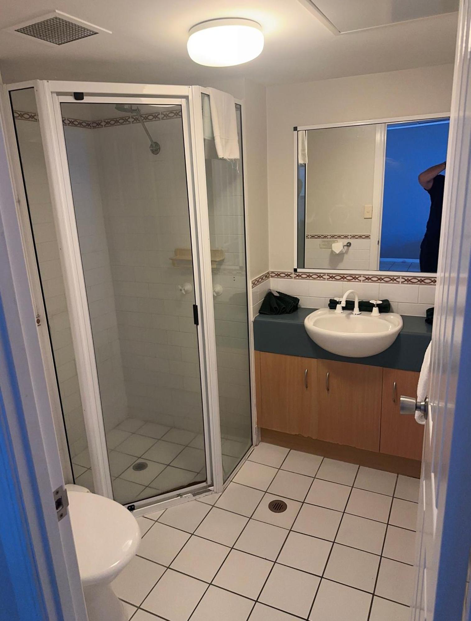 2 Bedroom Family Or Corporate Self-contained In Apartment *
