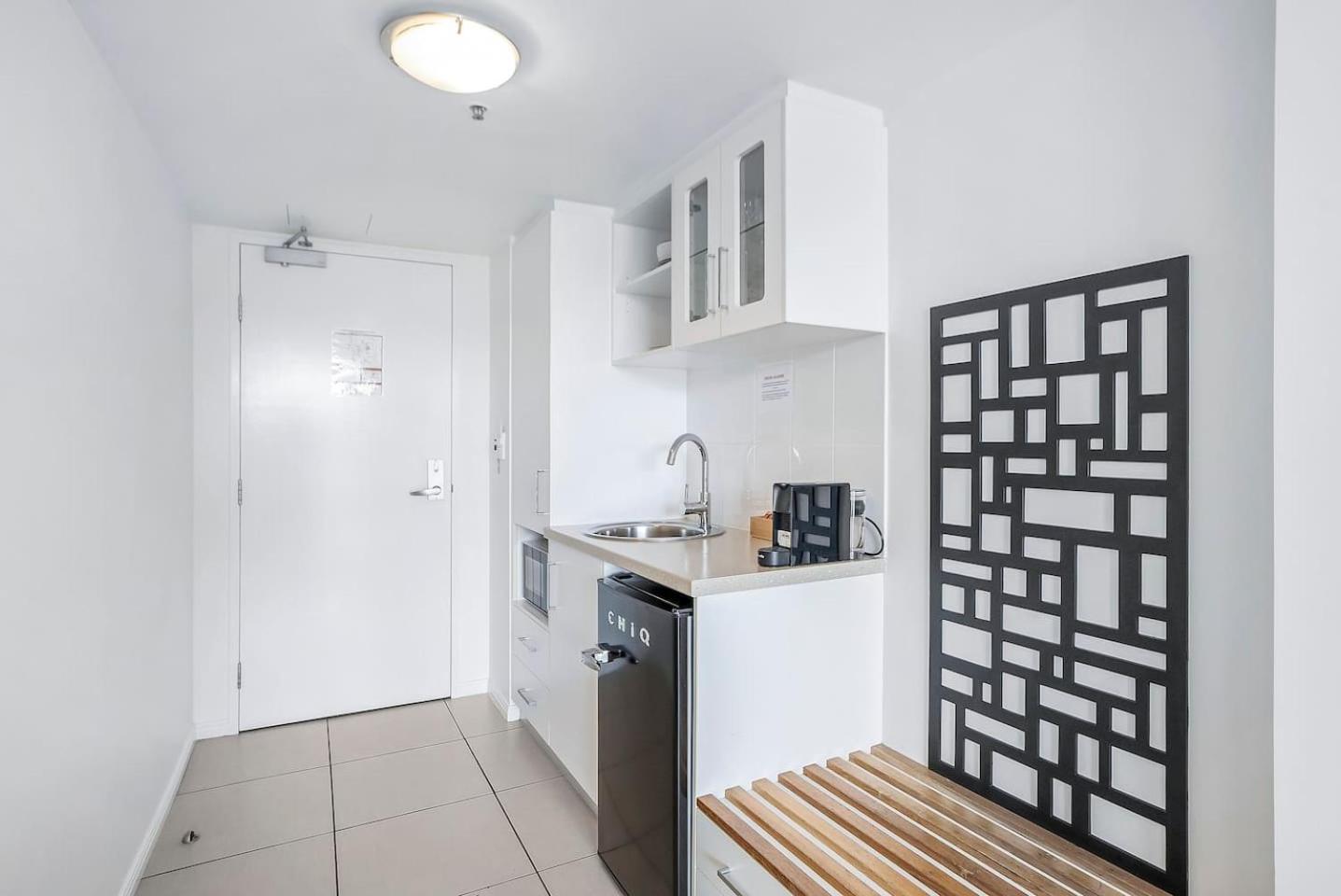 Apartment Getaway - A Sleek
