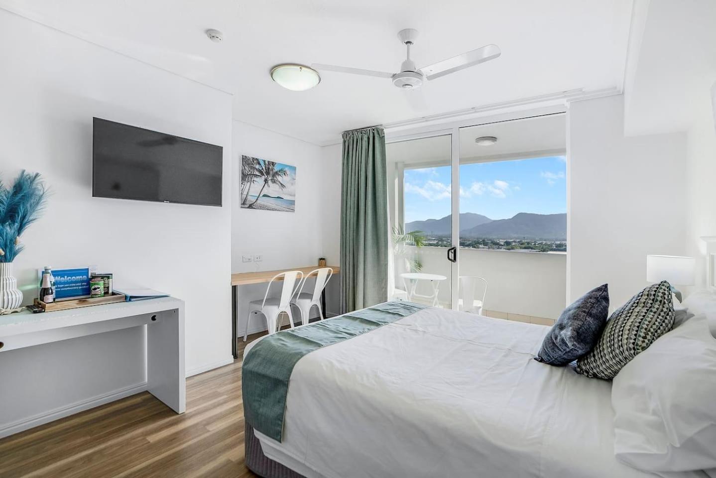 Getaway - A Sleek Apartment Cairns