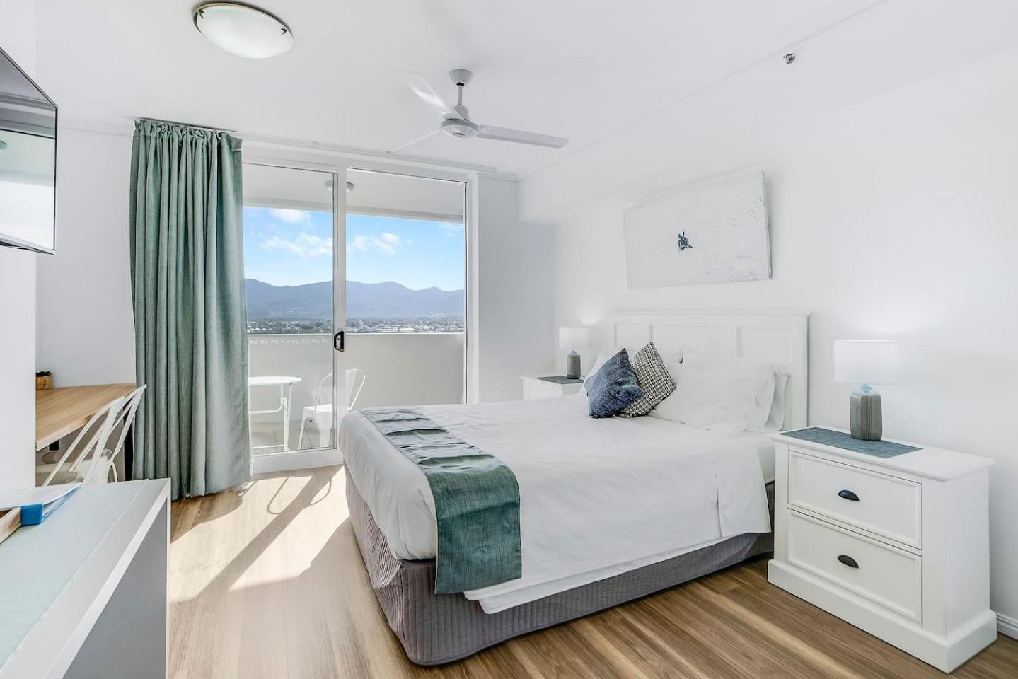 Getaway - A Sleek Apartment Cairns