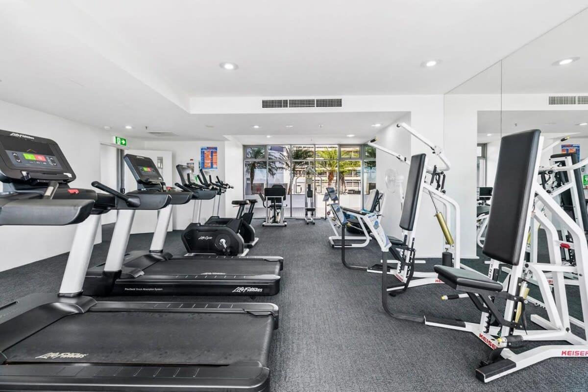 Apartment Coastal Harbour Lights -pool Gym & Prime Location