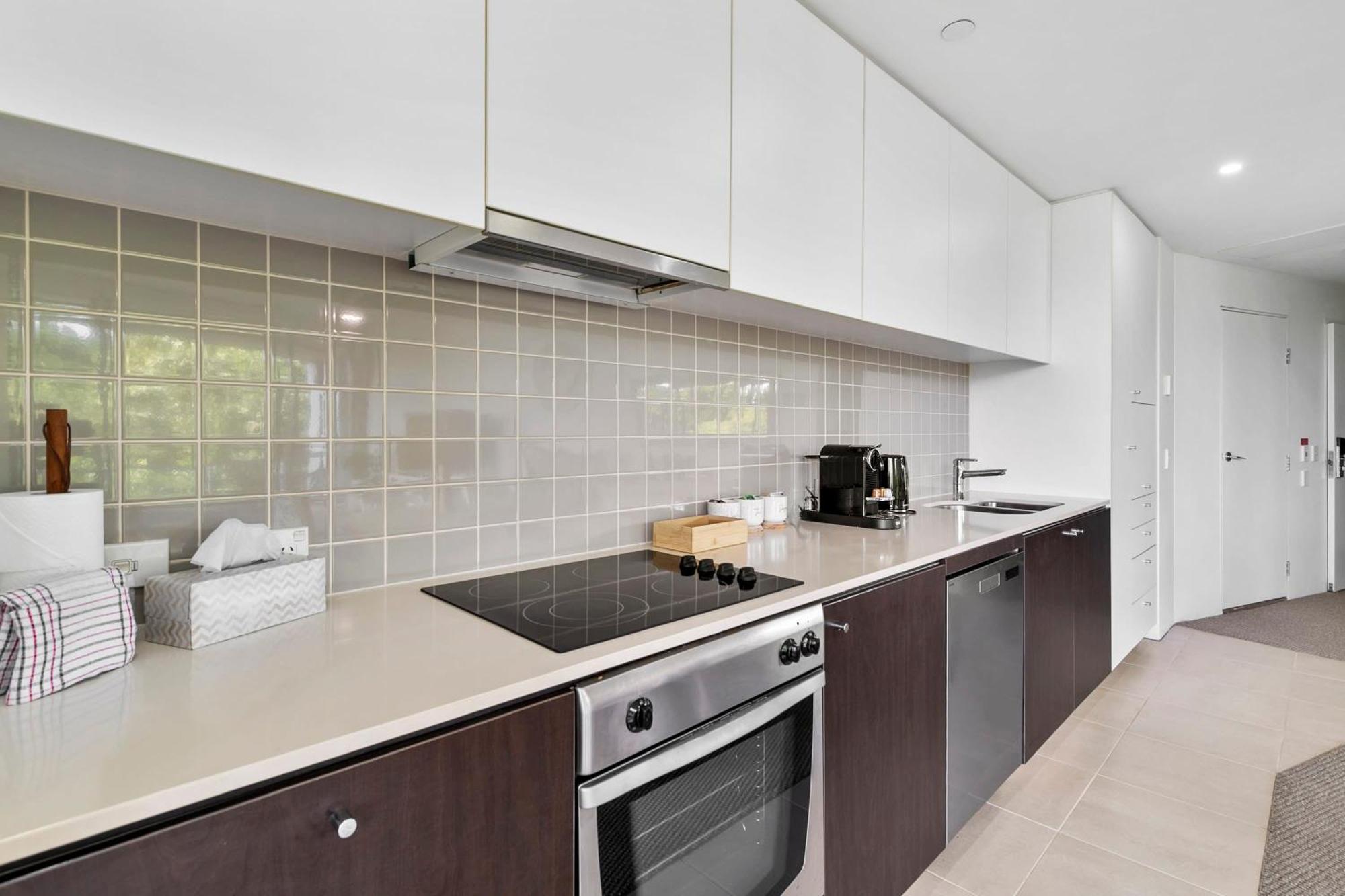 Apartment Coastal Harbour Lights -pool Gym & Prime Location Cairns