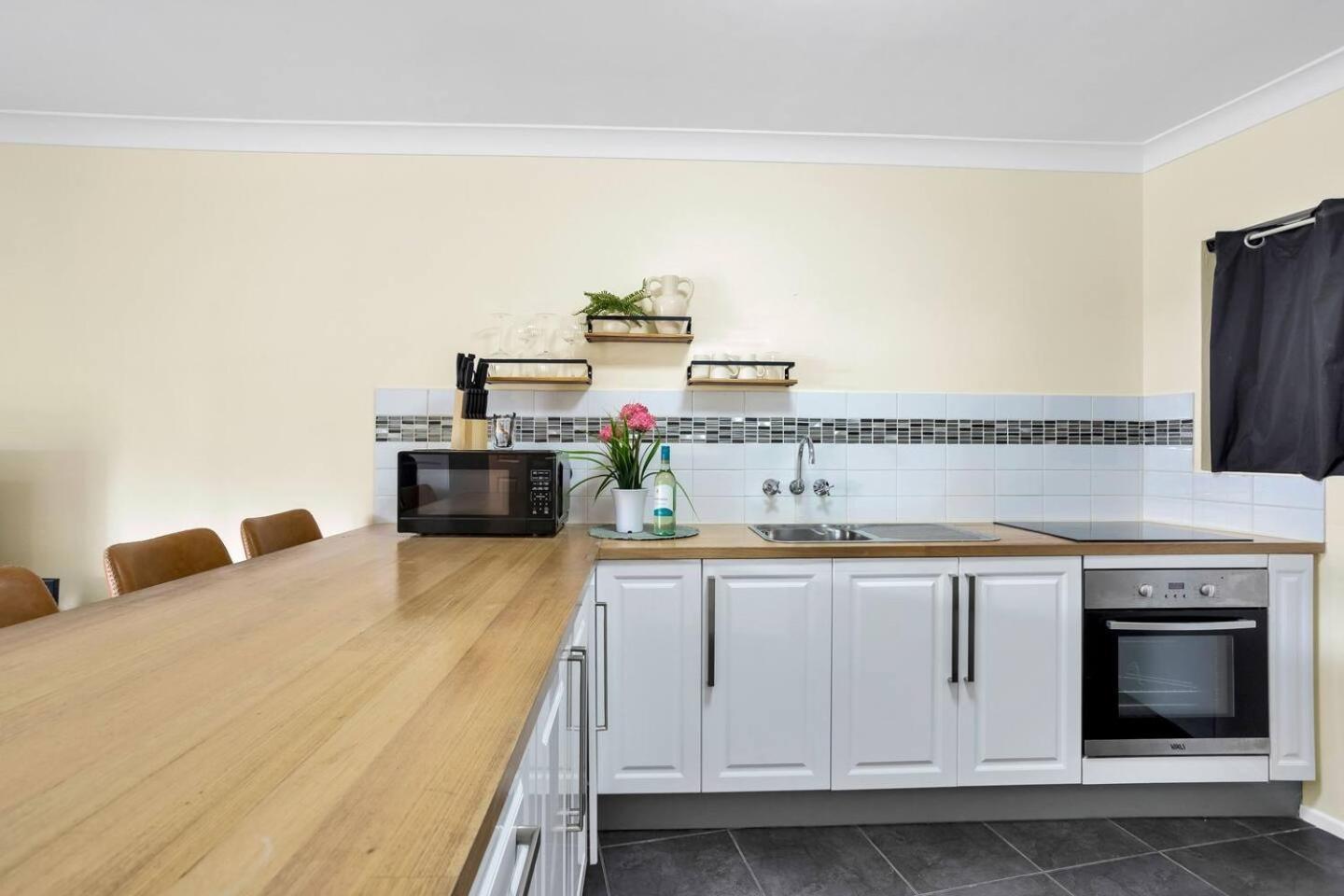 Modern Close To The Centre 21 *