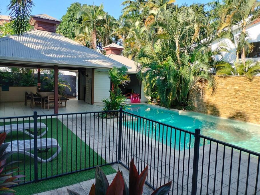 Studio Close To Airport, City & Esplanade Apartment