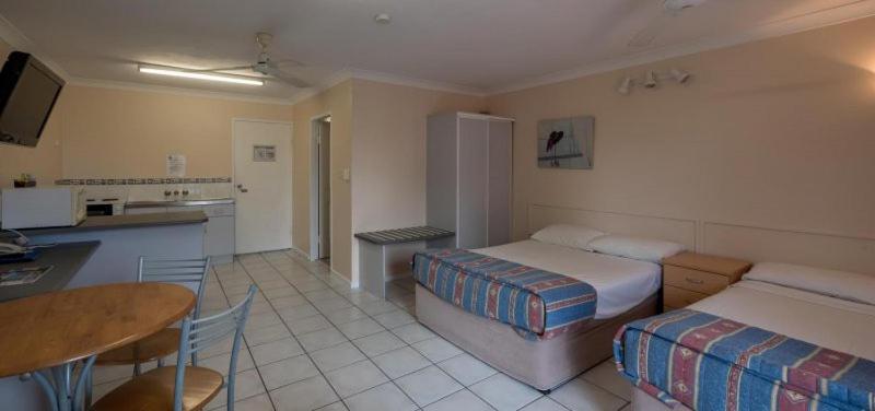 Cairns Holiday Lodge Cairns
