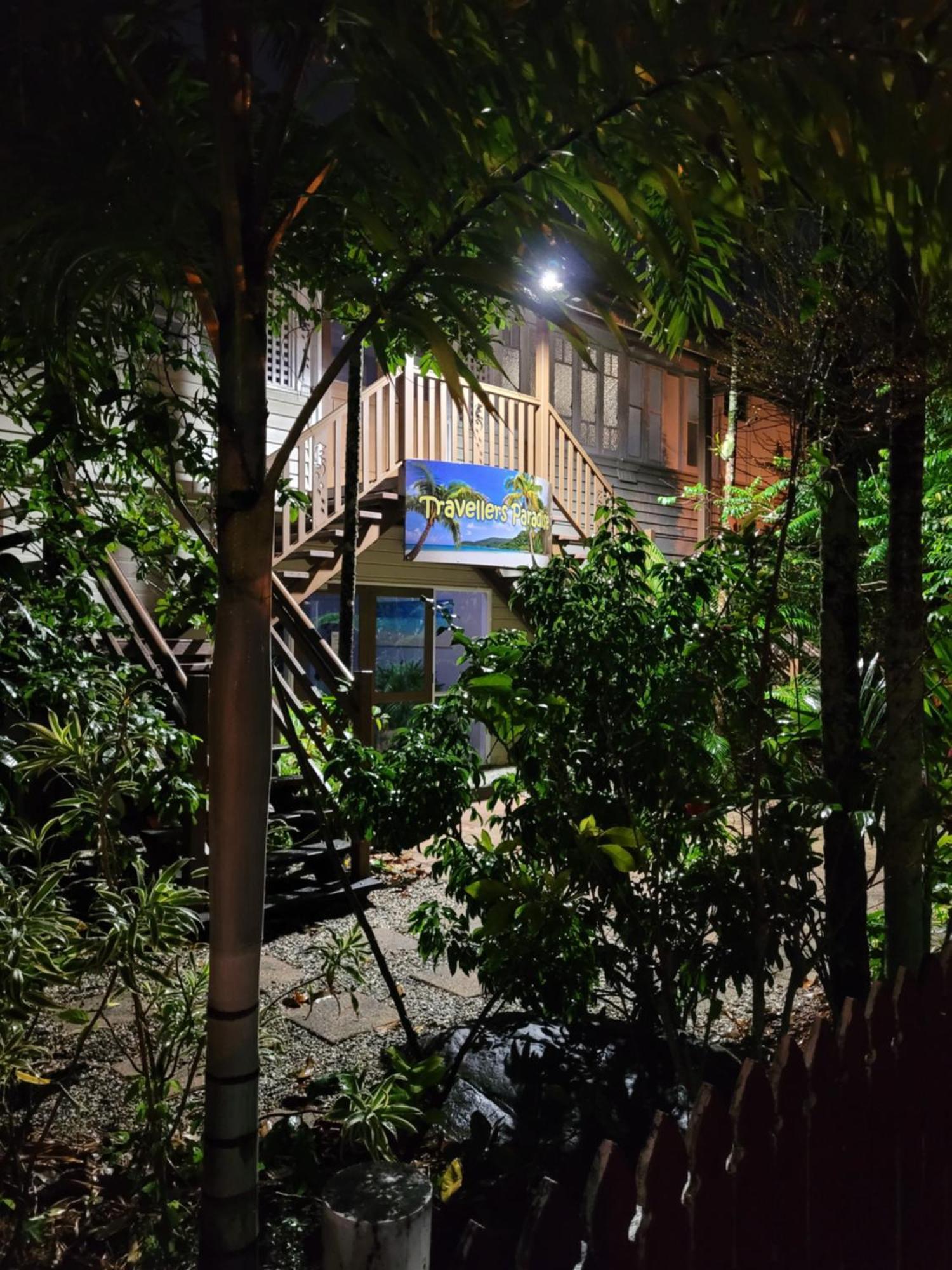 Hostel Travellers Paradise